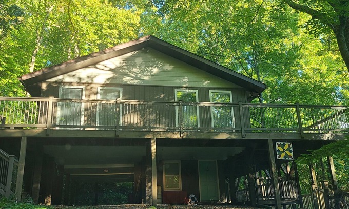 Cattail Creek Cabina | Secluded Bearcat Cabin with mountain view
