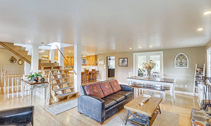 Bigfork Cabina | Secluded Bigfork Cabin w/ Yard & Fire Pit!