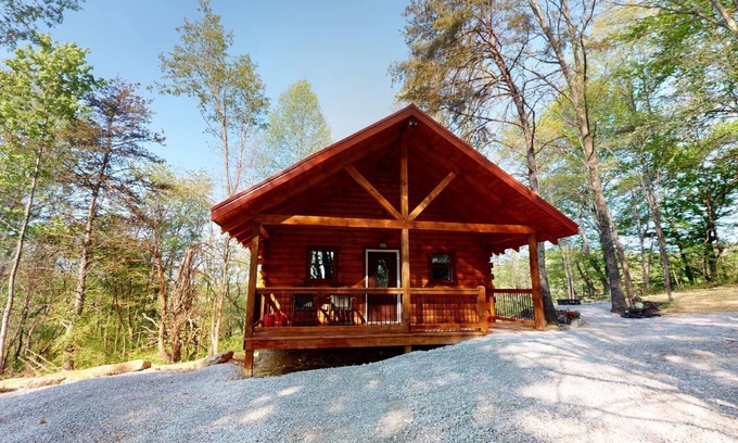 Logan Cabina | Secluded cabin for 2 in the Hocking Hills
