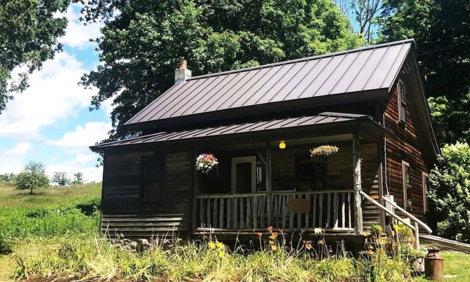 Falls Village Cabina | Secluded Cabin for the Perfect Weekend Escape