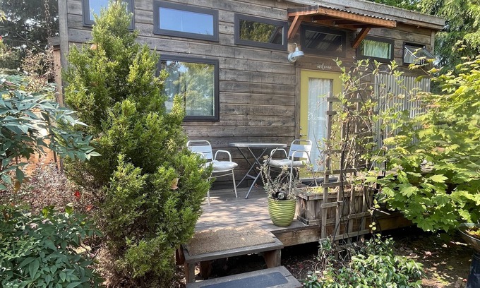 Montavilla Cabina | Secluded, Cabin-Like Tiny Home In Beautiful Montavilla!