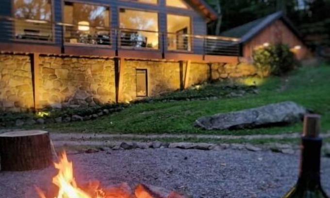 Spring City Cabina | Secluded Cabin; Mountain Chalet w/ Hot Tub on 5 acre lot