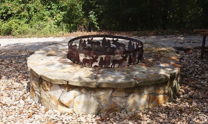 Pineville Cabina | Cabaña aislada en Big Sugar Creek en Pineville, Missouri
