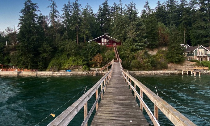 Whidbey Island Cabina | Secluded cabin on private beach