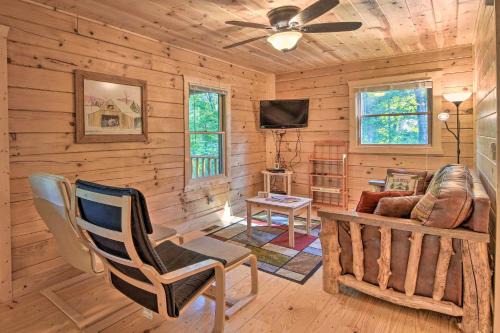 Murphy Casa | Secluded Cabin with Deck 13 Miles to Downtown Murphy