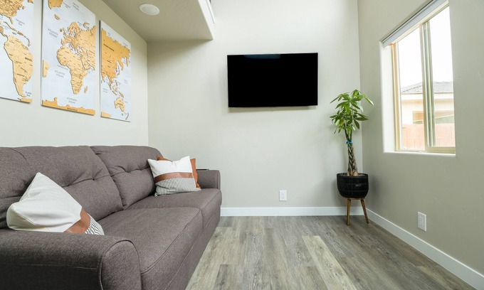 Hurricane Casa | Secluded casita minutes away from Sand Hollow State Park and Zion National Park
