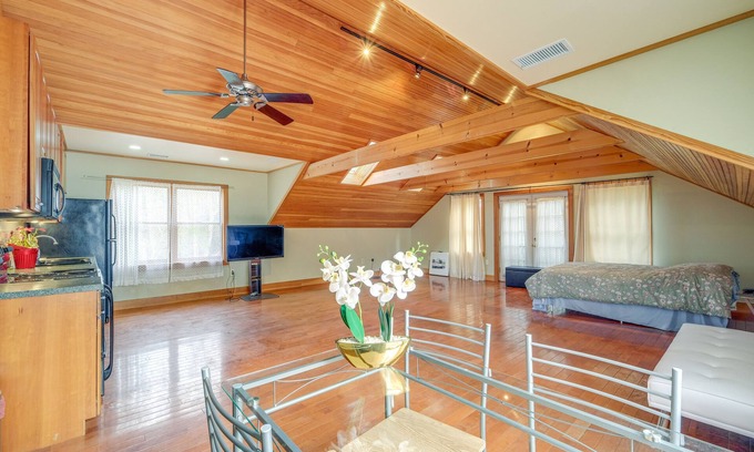 Catharpin Cabaña | Secluded Catharpin Vacation Rental ~ 35 Mi to DC!