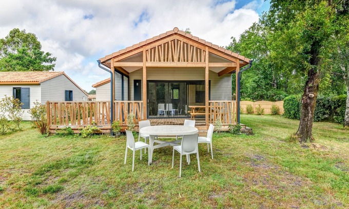 Hourtin Chalet De Esquí | Chalet aislado en Hourtin con piscina
