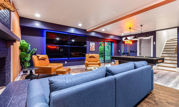 Alexander Casa | Secluded Chic Design: 15min AVL-GameRm-Sauna-HotTub