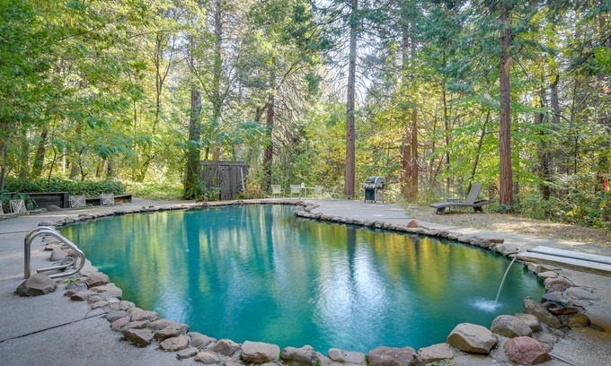 Chico Casa | Secluded Cohasset Home w/ Pool & Screened Porch!