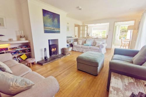 Trearddur Bay Casa | SECLUDED COTTAGE-4 BED-Sleeps 8- TREARDDUR BAY