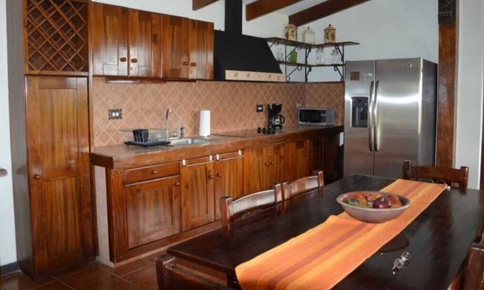 Ciudad Colon Cabaña | Secluded cottage minutes away from San Jose