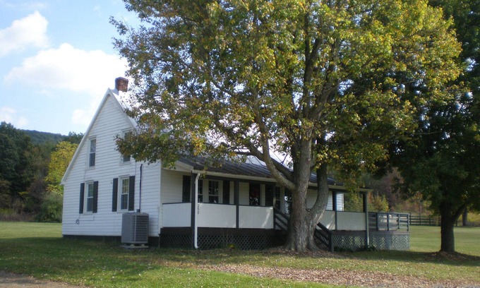 Luray Cabaña | Aislado Cottage en 10 Acres. Cierre de Shen. Natl. Park y Cavernas Luray