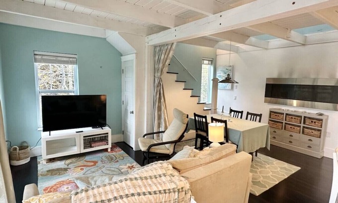 Bernard Casa | Secluded Cottage with Beach Access! [Cove Cottage]