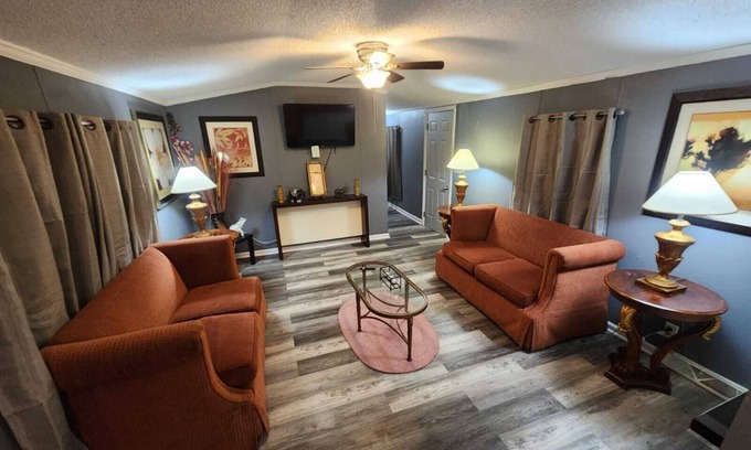 Raleigh Cabaña | Secluded Cozy Guest house Newly Renovated 3BR/2BA