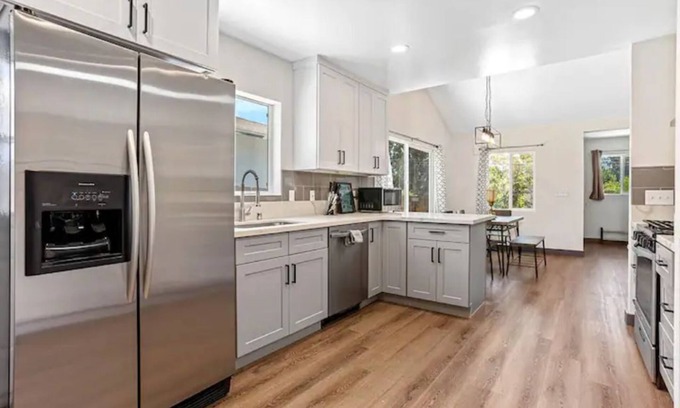 Altadena Casa | Secluded Highly Upgraded 3BR/3BA SFR- 10 Mins to Old Town Pasadena