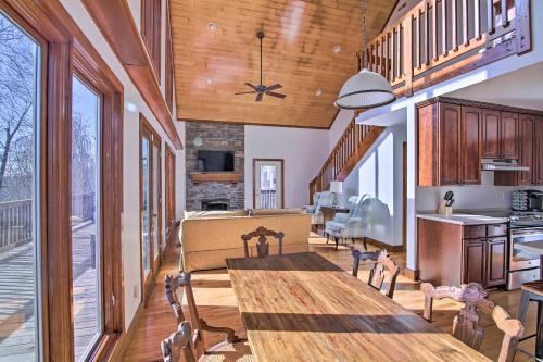 Kedron Casa | Secluded Hilltop Columbia Home with Deck and Views!