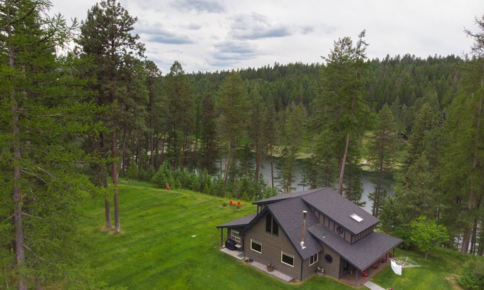 Bigfork Casa | Secluded Home on Private Lake