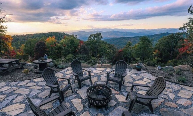 Brevard Casa | Secluded home on top of Rich Mtn w/ long range million dollar view, Brevard NC.