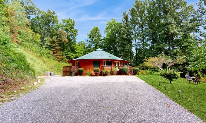 Whittier Casa | Secluded home with firepit, deck and open windows to nature