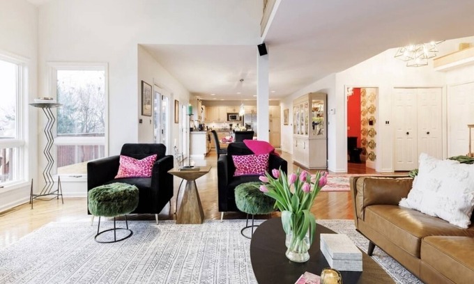 Westside Casa | Secluded house with city and lake views- close to everything