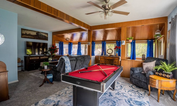 Berkeley Casa | Secluded in the City! New remodeled 2 bedroom near Berkeley Lake, pet friendly.