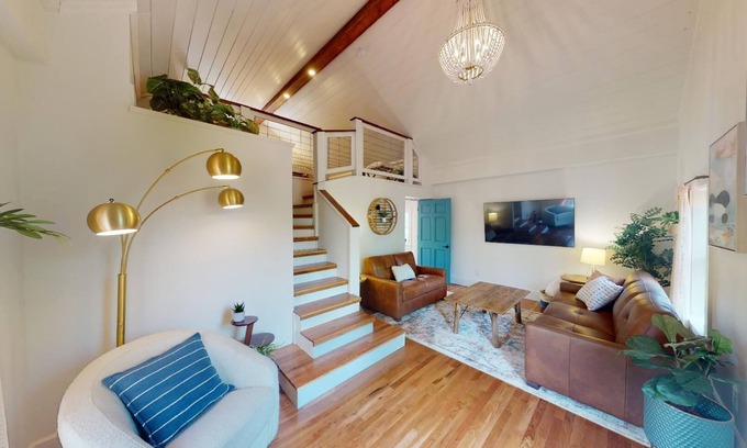 Taylors Falls Casa | Secluded in-town get-away close to Interstate Park. 45 min from Mpls/St Paul