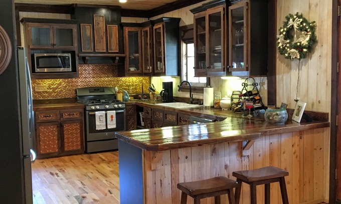 Taylor Casa | Aislado, acceso al lago Lodge perfecto para un grupo grande a minutos de Oxford Square