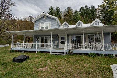 Topton Casa | Secluded Lakefront Cabin with Private Dock on Lake Nantahala, Topton, North Carolina