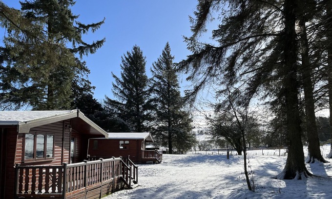 Wigton Cabina | Secluded Lodge On Country Estate (1)