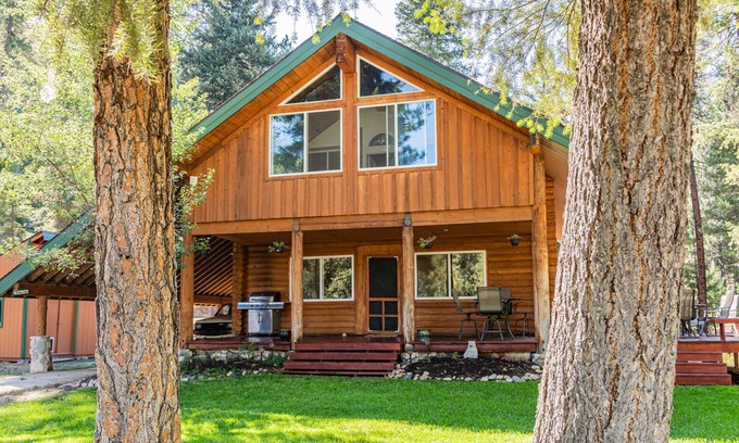 Boise Cabina | Secluded Log Home, Large Deck, Abundant Wildlife,Peace & Quiet, Beautiful Views!
