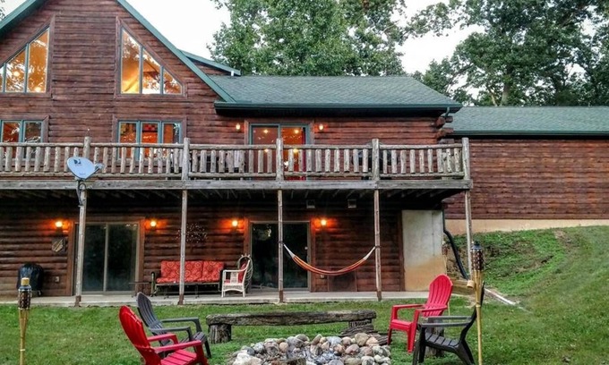 Hartford Cabina | Aislado registro principal en Brown Lago