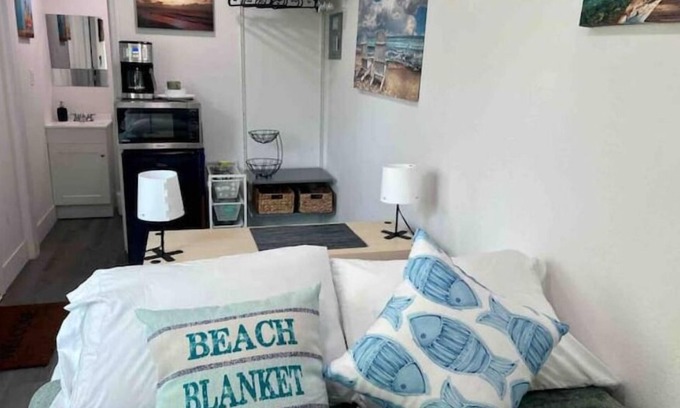 Flagami Apartamento | Secluded Lush Miami Studio