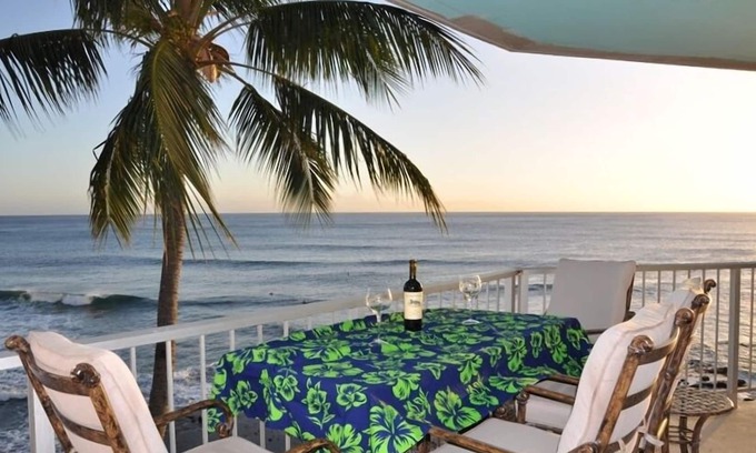 Makaha Condominio | ¡Lujo aislado en la playa!