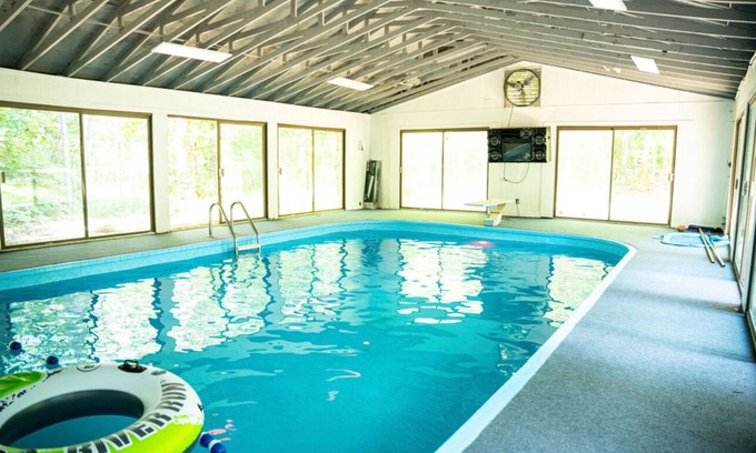 Conyers Casa | “Secluded Luxury Getaway, Indoor Pool Open 24/7, Surrounded by Nature”