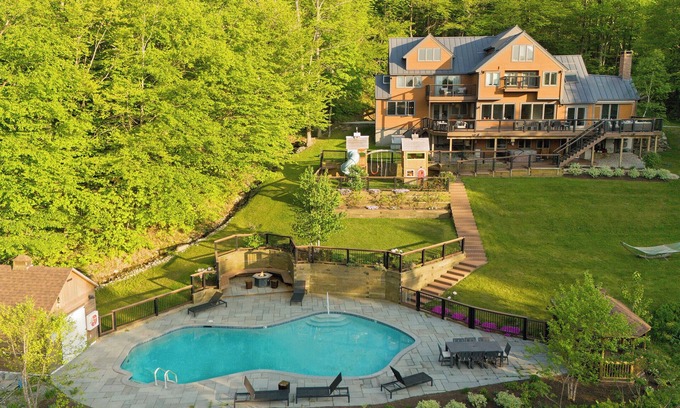 Stratton Mountain Cabina | Secluded Luxury Lodge | Heated Pool Open!