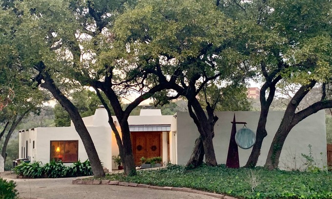 Barton Hills Casa | De vuelta en el mercado! Retiro de lujo aislado en greenbelt @ Zilker Park, cerca del centro