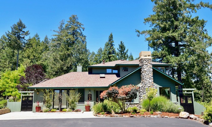 Freestone Casa | Aislada de lujo Wine Country Home en las colinas del oeste del condado de Sonoma. Duerme 10.