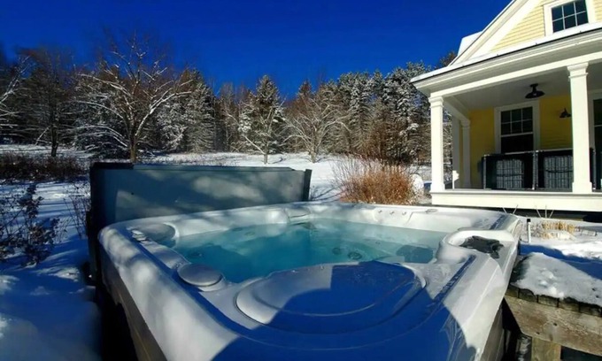 Waterbury Casa | Secluded, Magical Winter Paradise with Hot Tub