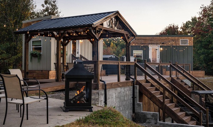 Vonore Cabina | Secluded Mountain Getaway - 1 Cozy Tiny Home with SPECTACULAR views
