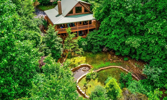 Mineral Bluff Cabina | Cabaña de montaña aislada con bañera de hidromasaje privada y múltiples terrazas