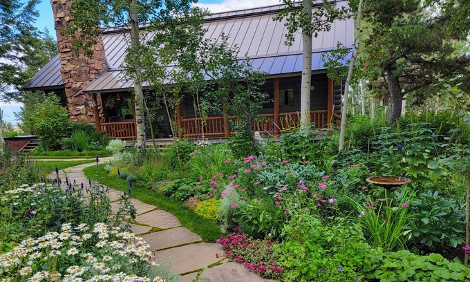 Jackson Hole Casa | Secluded mountain-view home with large deck, hot tub & fireplace - dog-friendly