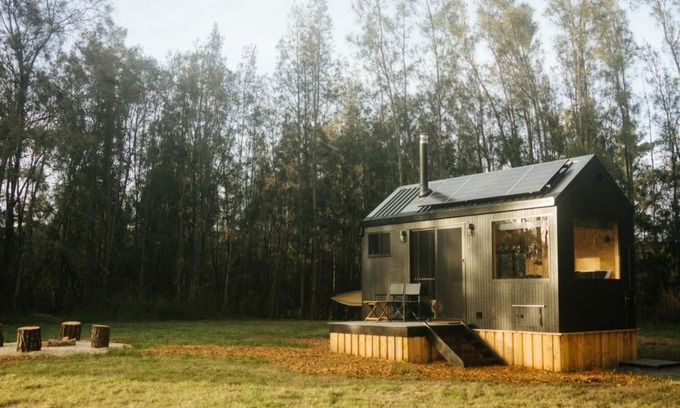 Pokolbin Casa | Secluded Off-Grid Cabin in the Hunter Valley - Leo
