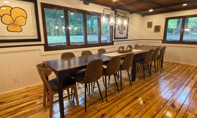 Cassville Casa | Secluded on a 6 acre ridge! 1 mile from Roaring River. Quiet and serene