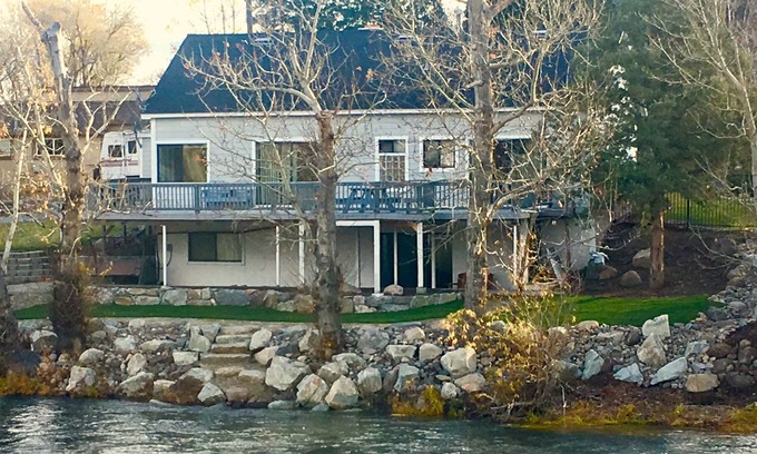 Reno Casa | Aislado en el río Truckee a minutos del centro de Reno y estaciones de esquí cercanas