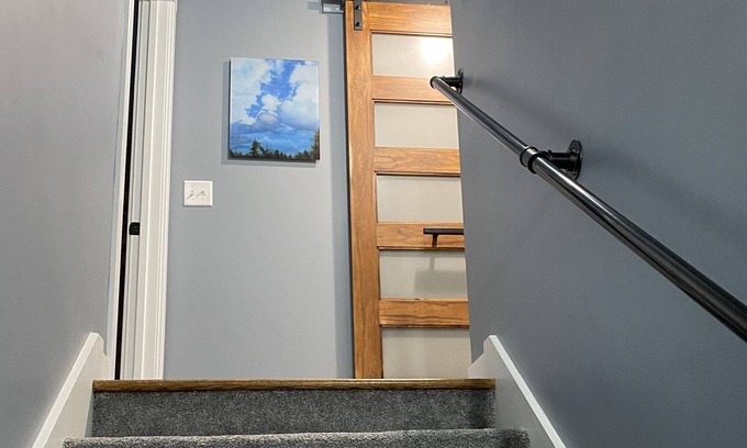 Valparaiso Apartamento | Secluded one bedroom carriage house with King bed, steps to downtown Valparaiso!