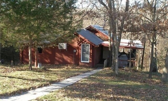 Highland Center Cabina | CABINA SILENCIOSA SILENCIOSA 2BR 1BATH EN LAS MADERAS. Entre Bloomfield y Ottumwa