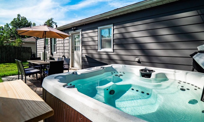 Parma Heights Casa | Secluded & Renovated Home With Backyard & Hot Tub!