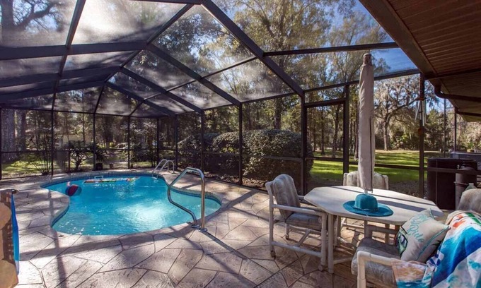 Crystal River Casa | Secluded riverfront w/heated pool - Sleeps 15 - Dog friendly!