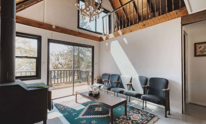 Dunlap Cabina | Secluded rustic 3-bedroom cabin on private land